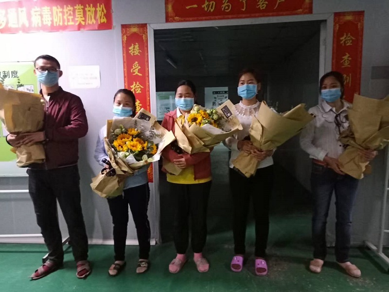 Hubei kolegové se vracejí do práce